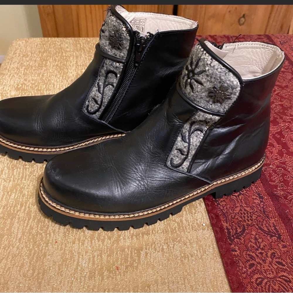Grier Wally Ankle Boots